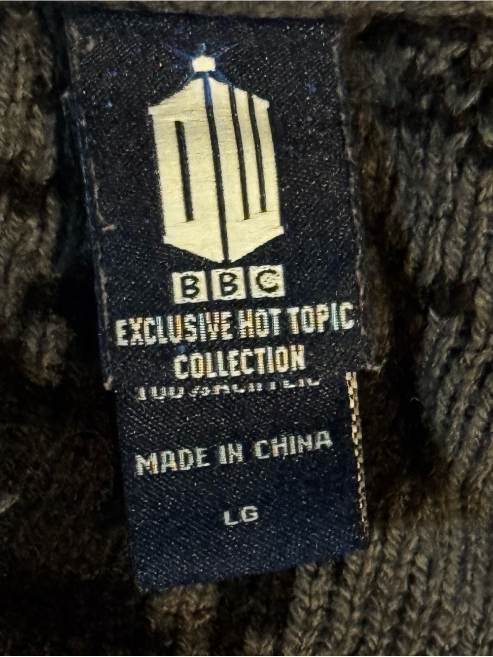 Hot Topic Gray and Black Knit Cardigan - Picture 2 of 2